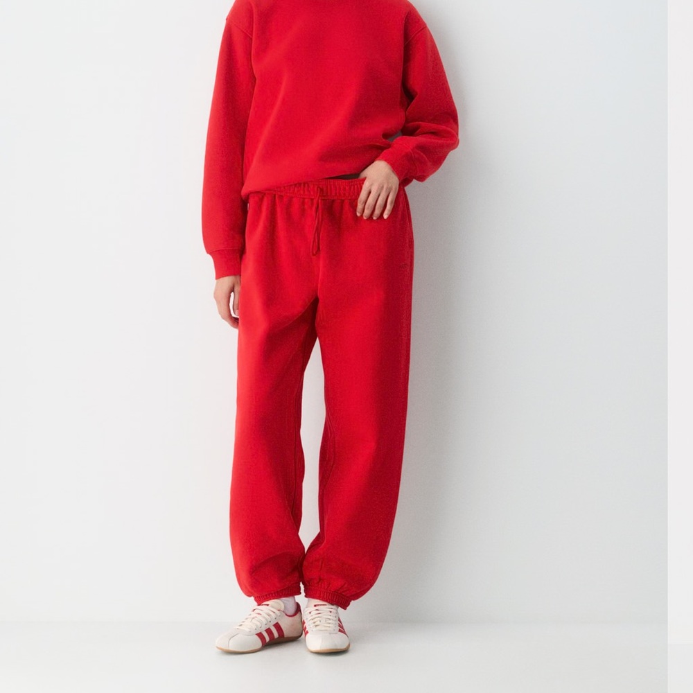 Aritzia Sweatfleece Mega Jogger in Poppy Red size S/P NWT
